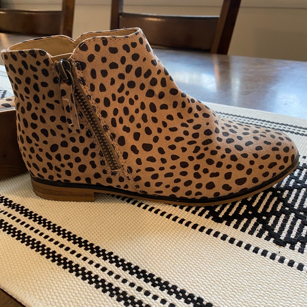 Cat and Jack leopard booties - Picture 3 of 3